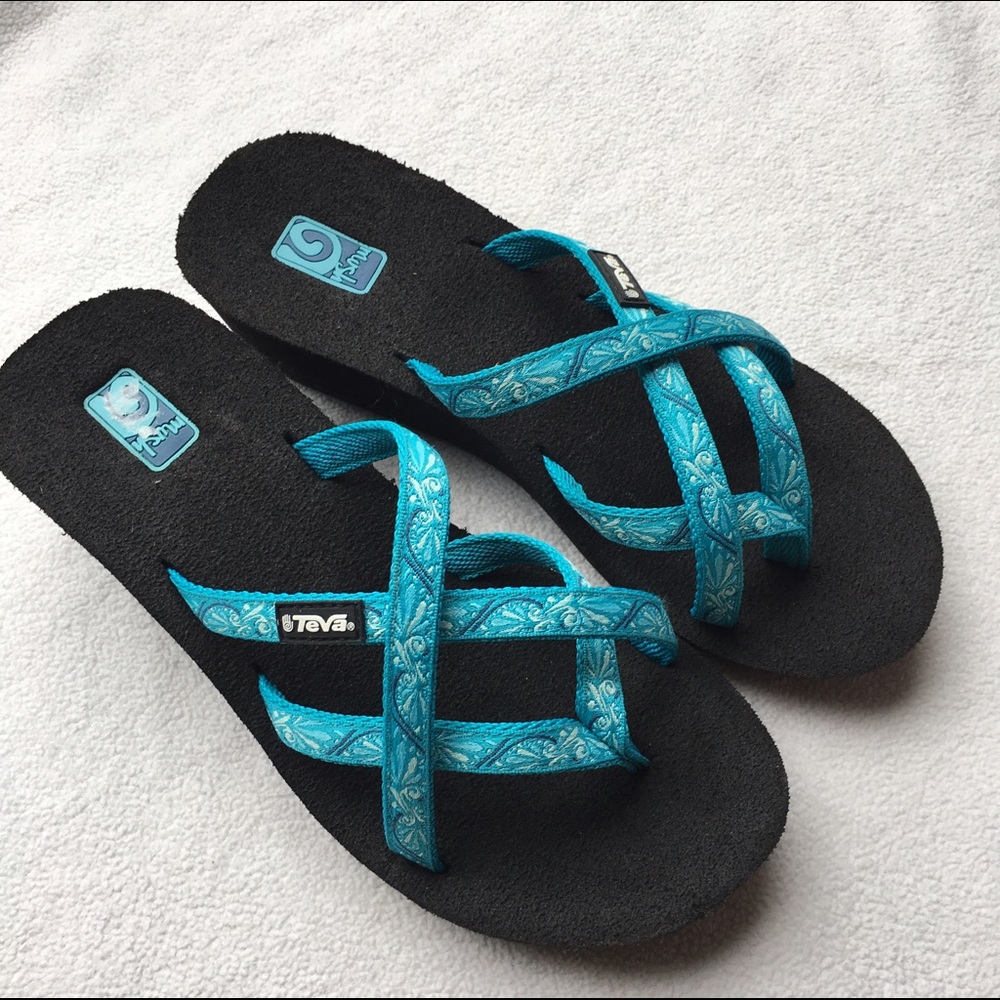 NEW Teva sandals flip flops size 6